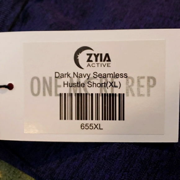 Zyia Dark Navy Seamless Hustle Shorts XL - Picture 5 of 9